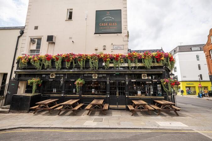 Best Sports Bars in London - Chelsea Potter