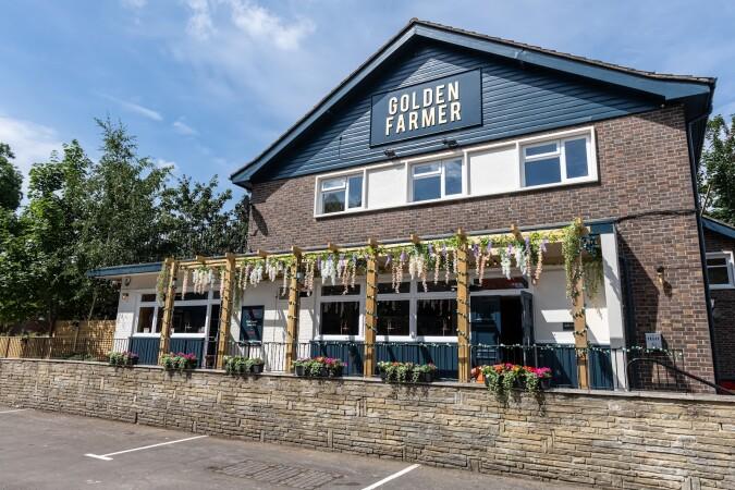 Best Sports Bars in Bracknell - The Golden Farmer