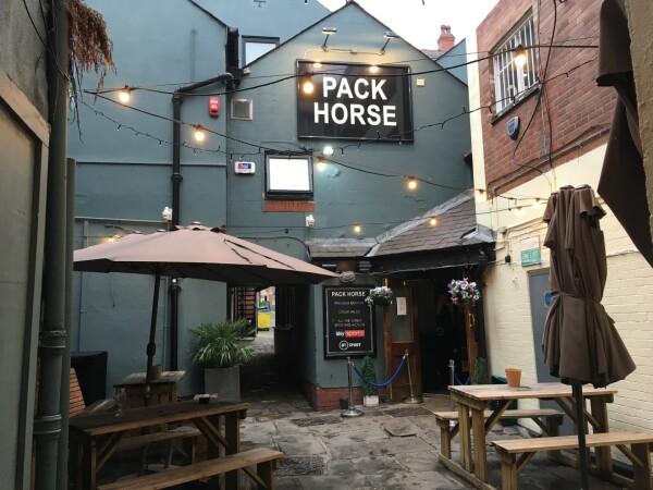 Best Sports Bars in Leeds - Pack Horse