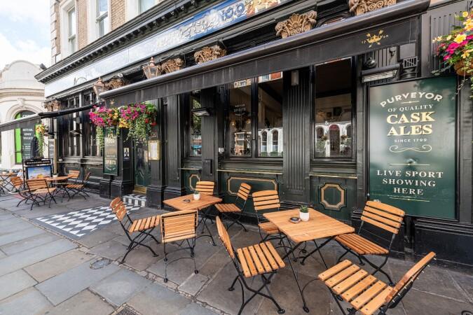 Best Sports Bars in London - Stanhope Arms
