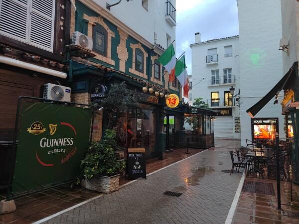 Best Sports Bars in Marbella, Malaga - O'grady's Irish Pub