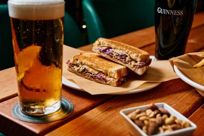 Best Sports Bars in Melbourne - 388 Sports Bar