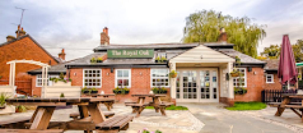 Best Sports Bars in Bracknell - The Royal Oak