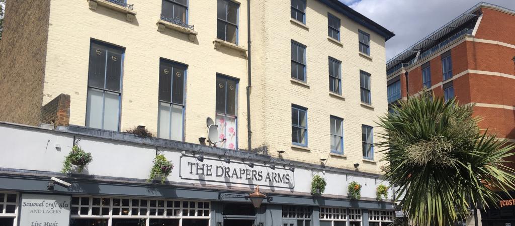 Best Sports Bars in EALING - Drapers Arms