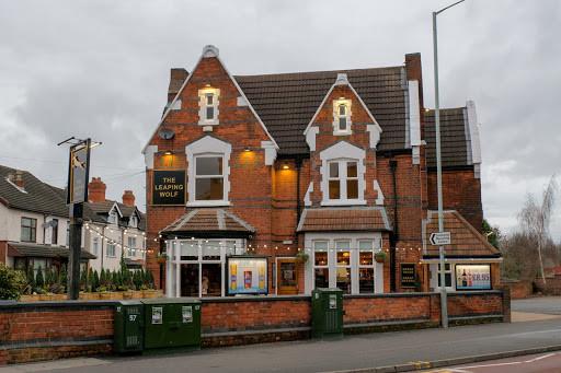 Best Sports Bars in Wolverhampton - The Leaping Wolf