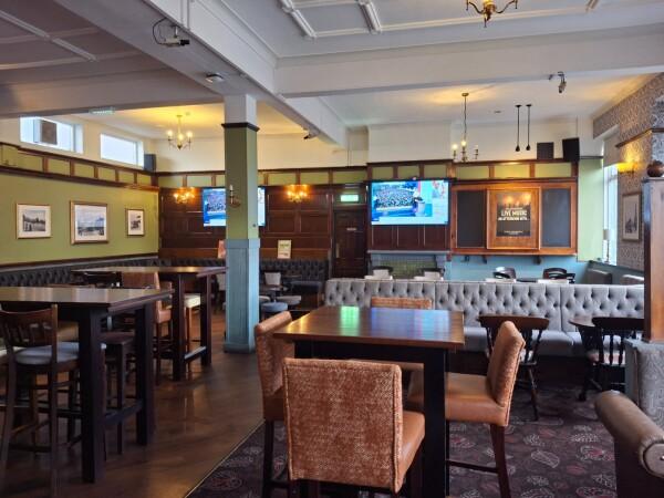 Best Sports Bars in Blackpool - Dog & Partridge (Blackpool)