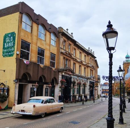 Best Sports Bars in Northampton - Old Bank (Northampton)