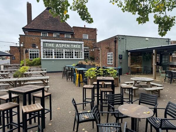 Best Sports Bars in Romford - Aspen Tree (Romford)