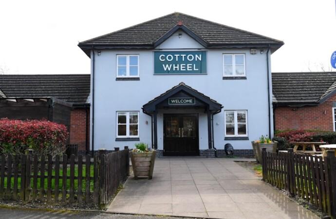Best Sports Bars in Aylesbury - Cotton Wheel (Aylesbury)
