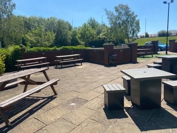 Best Sports Bars in Leicester - Bees Knees (Leicester)