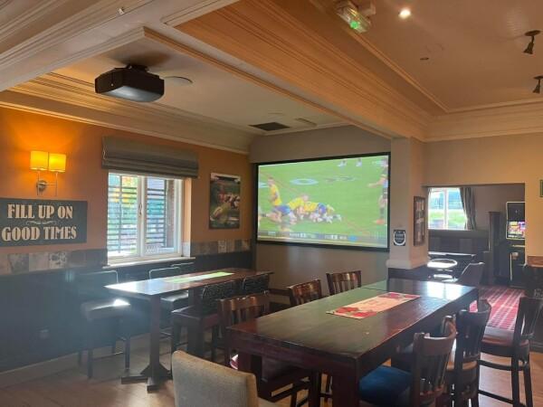 Best Sports Bars in Leicester - Bees Knees (Leicester)