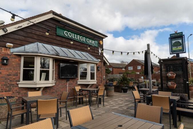 Best Sports Bars in Abingdon - College Oak (Abingdon)