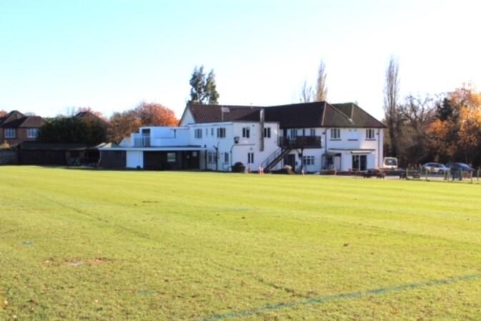 Best Sports Bars in Barnet - Woodside Park Club