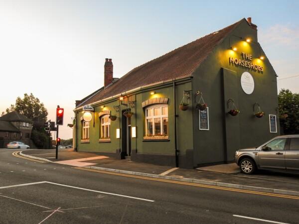 Best Sports Bars in Coventry - The Horseshoes