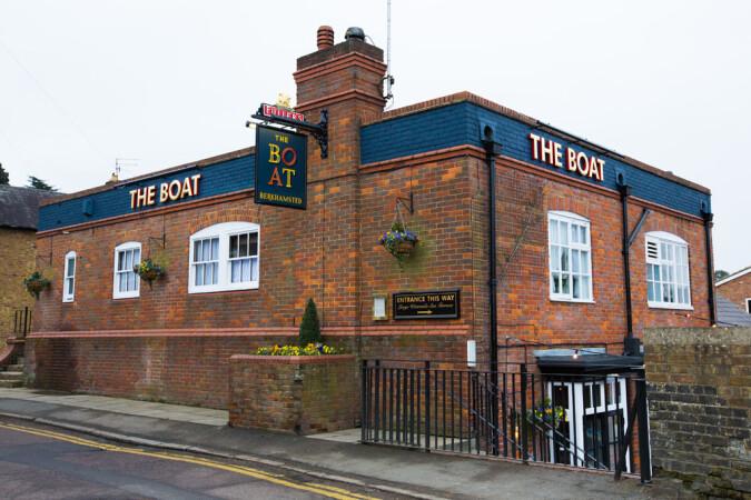 Best Sports Bars in Berkhamsted - Boat