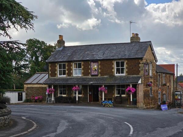 Best Sports Bars in Peterborough - The Bell Inn