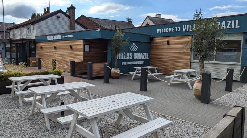 Best Sports Bars in Dacorum - Villas Brazil