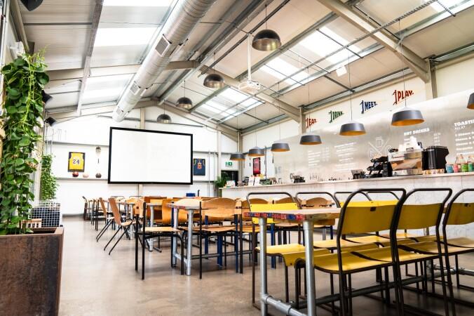 Best Sports Bars in Manchester - Courts Club