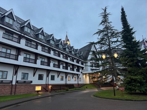 Best Sports Bars in Bracknell - COPPID BEECH HOTEL