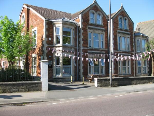 Best Sports Bars in Swindon - The Con Club