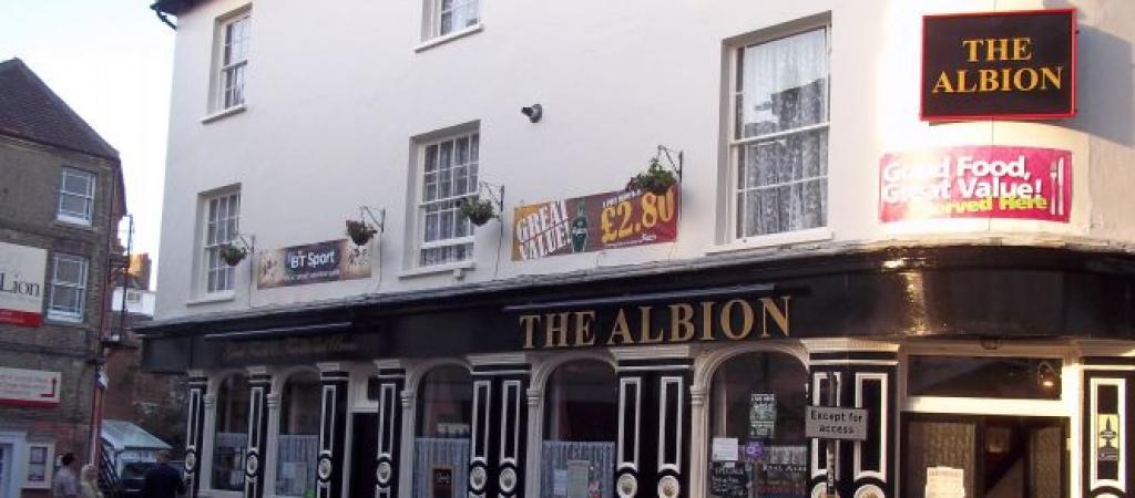 Best Sports Bars in Cromer - Albion