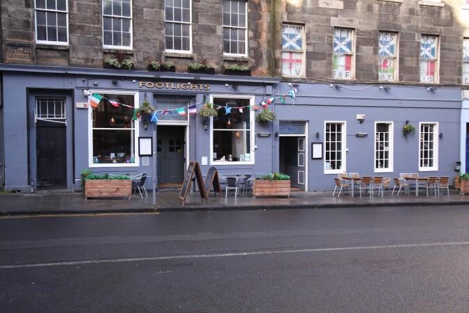 Best Sports Bars in Edinburgh - Footlights Bar & Grill