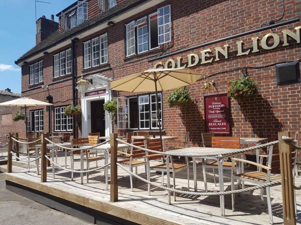 Best Sports Bars in Basingstoke - Golden Lion