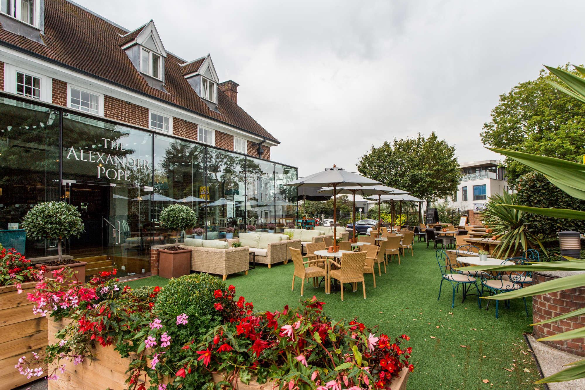 Best Sports Bars in Twickenham - Alexander Pope