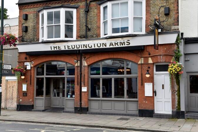 Best Sports Bars in London - Teddington Arms