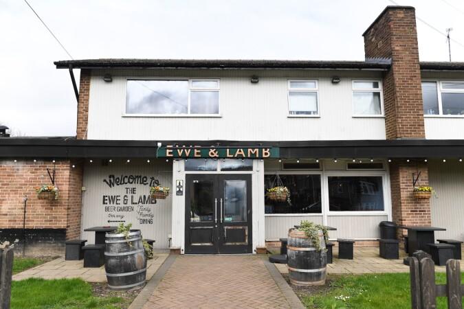 Best Sports Bars in Dunstable - Ewe & Lamb