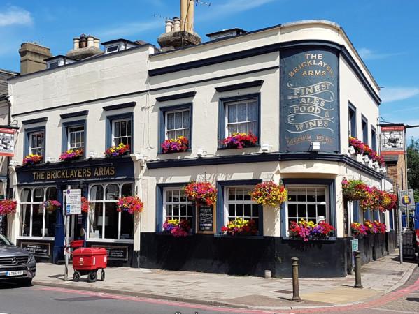 Best Sports Bars in Bromley - Bricklayers Arms