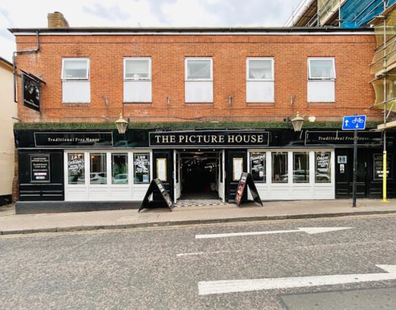 Best Sports Bars in Leighton Buzzard - The Picture House Leighton Buzzard