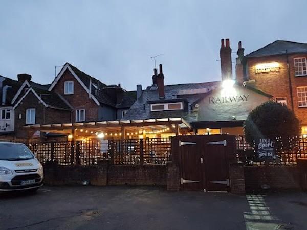 Best Sports Bars in Crawley - Railway Crawley