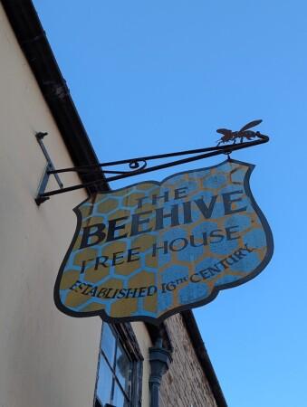 Best Sports Bars in Grantham - Beehive