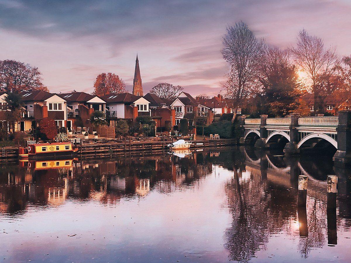 Sports bar, Sports pub, Weybridge