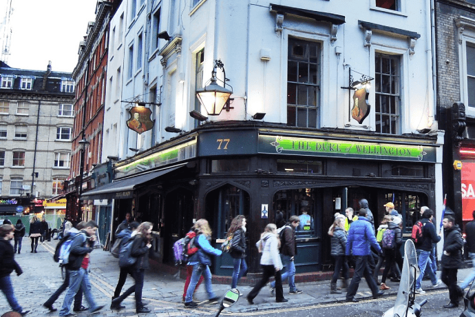 Located in the heart of London, Soho is a hub for sports fans who love a vibrant atmosphere. This neighbourhood is packed with pubs and bars featuring HD screens and food menus full of pub classics.