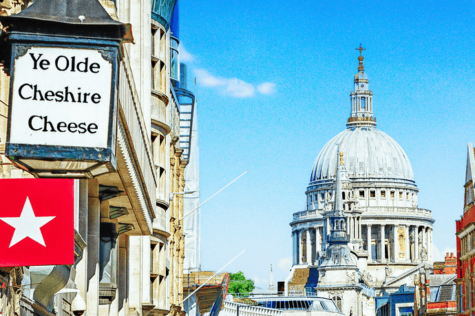 St Paulâs sports bars provide a mix of historic charm and modern facilities, perfect for watching live sport in style.