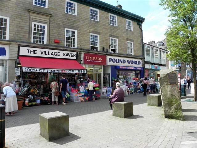 Football fans in Buxton know to gather in The Market Place, where traditional pubs and modern sports bars create a top-tier matchday atmosphere.
