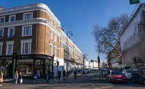 Discover upscale pubs with lively atmospheres in Chelsea