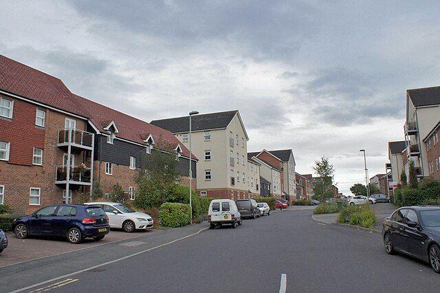 If you’re in Hedge End, Lower Northam Road is home to great bars where locals gather to watch Premier League football and rugby matches.